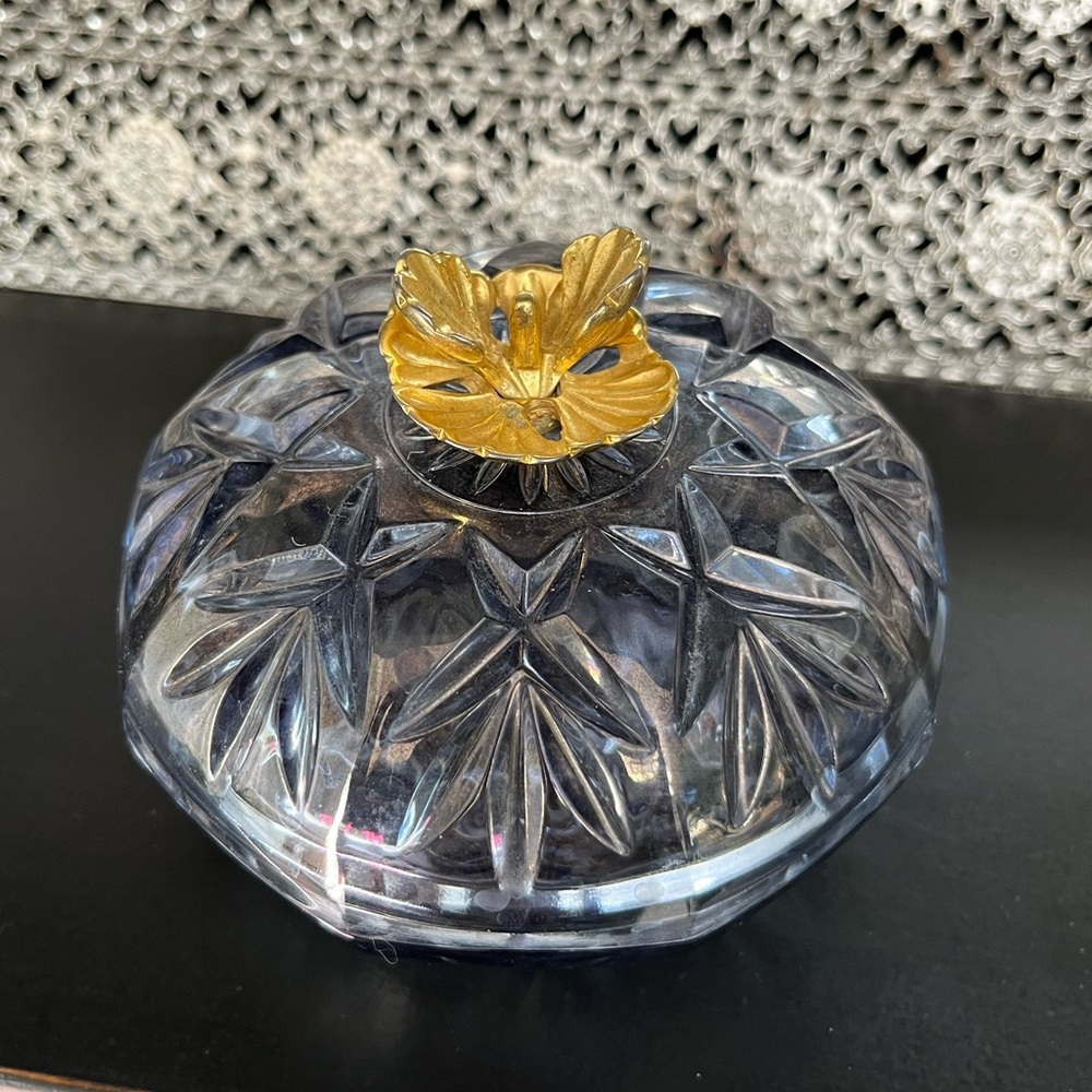 Courtenay Italy Crystal Glass TRINKET Jewelry Box Gold Toned Flower Top 4” Italy